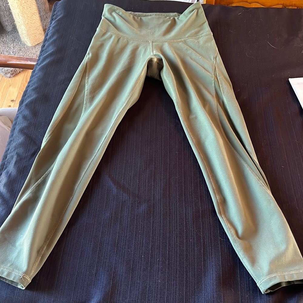 Army green old navy elevate legging